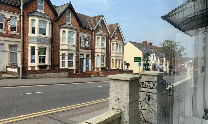 Swindon Hotel | Swandown Hotel
