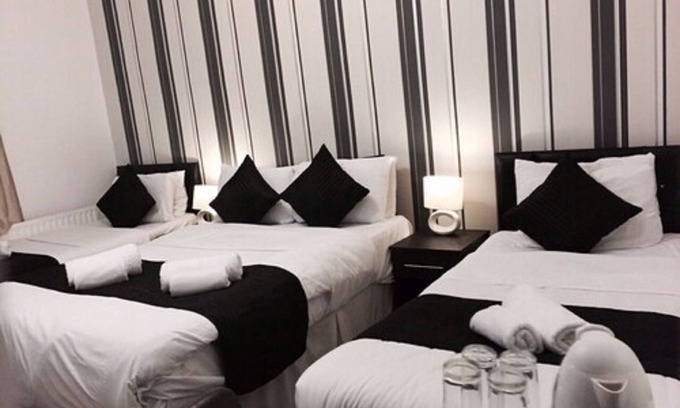Heston Central Hotel | OYO The Firs Lodge