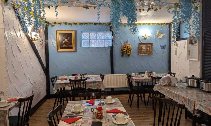 Blackpool Town Center Hotel | OYO Wynnstay Hotel