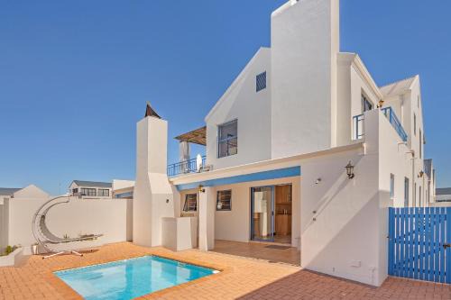 Calypso Beach Casa | Oyster Retreat by Host Agents