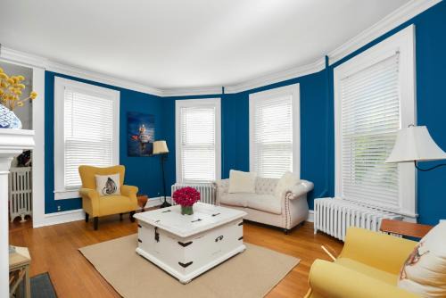 Cape Charles Casa | Oyster Shack - true gem in heart of downtown!
