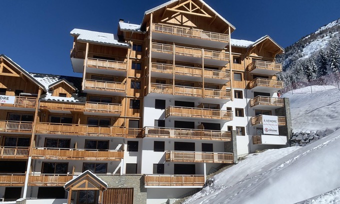 Oz Apartamento | Oz sur son 31, recent 70 m2 apartment, covered parking, at the foot of the slopes