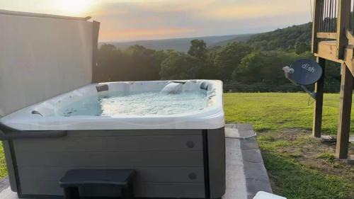 Compton Casa | Ozark Escape - Hot Tub Mountain Views and Near Buffalo River