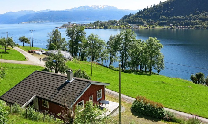 Balestrand Casa | Pærehagen by Interhome