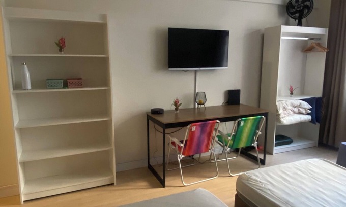 Itarare Apartamento | Pé na Areia com Ar Condicionado na Praia, Beira-mar. Lindo e Confortável