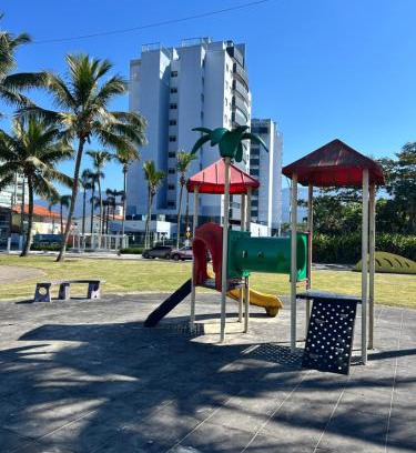 Centro Apartamento | Pé na Areia com serviço de praia, Bertioga
