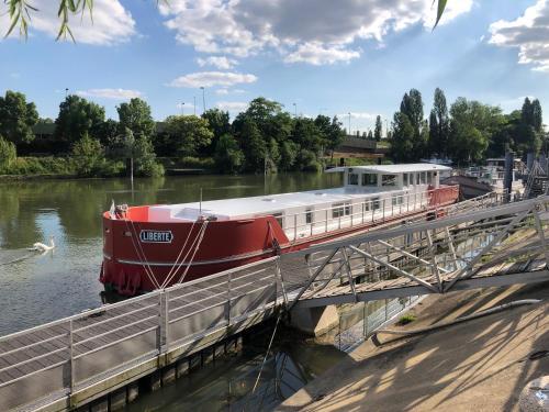 Asnieres-sur-Seine Alquiler De Eote | Péniche Liberté