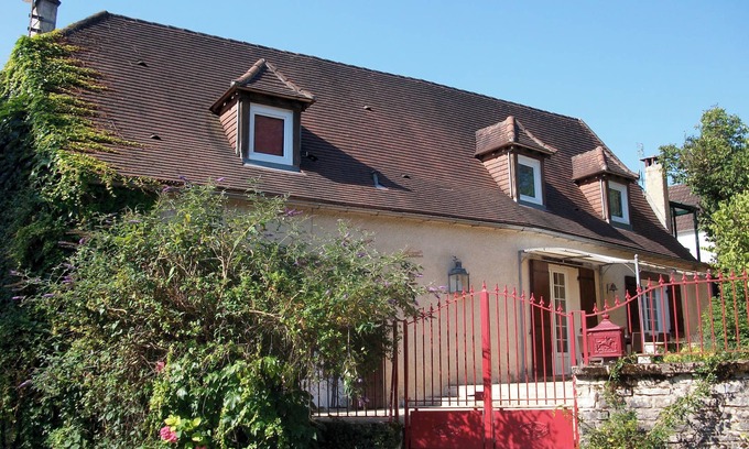 Thenon Casa | Périgourdine ideal for large family, swimming pool, garden