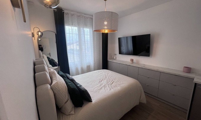 Les Pavillons-sous-Bois Apartamento | P20 Suite 5 Etoiles - Sauna & Hammam d'exception, rela et détente absolue
