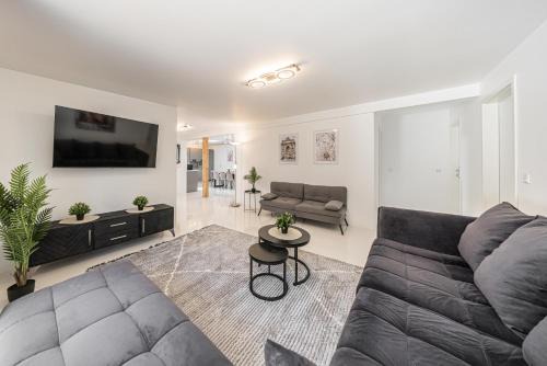 Freiimfelde - Kanenaer Weg Apartamento | P3 Premium-Lounge, 5 Zimmer, 140 qm, Parkplatz