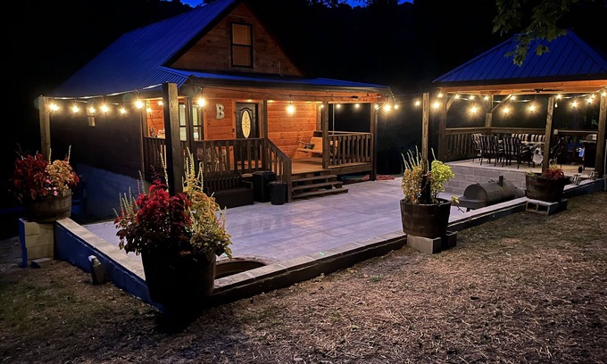 Jamestown Cabina | Pa's Cozy Cabin