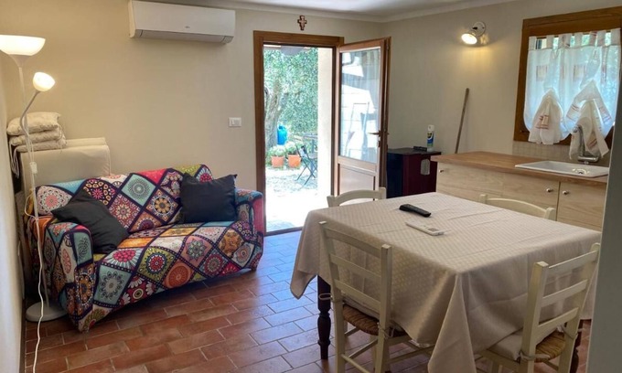 Buti Casa | PACE E TRANQUILLITA' NON LONTANO DA PISA LUCCA E FIRENZE