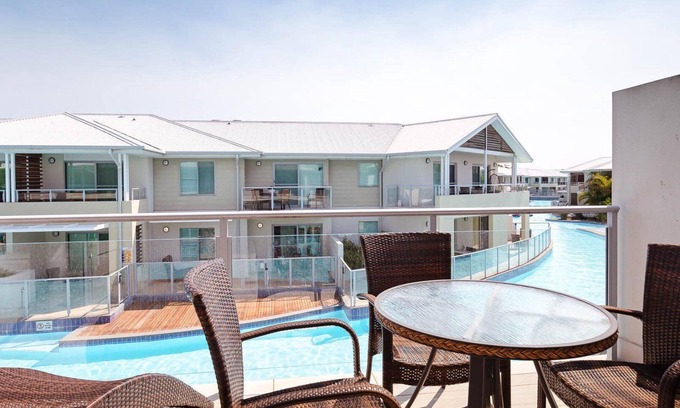 Salamander Bay Apartamento | 245 'Pacific Blue', 265 Sandy Point Rd - unidad de aire acondicionado con instalaciones del resort y ropa de cama incluida