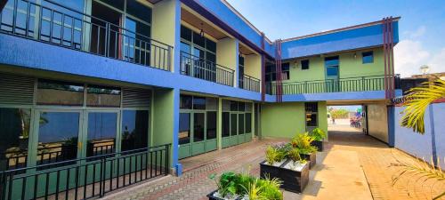 Ruhondo Hotel | Pacific Land Guesthouse