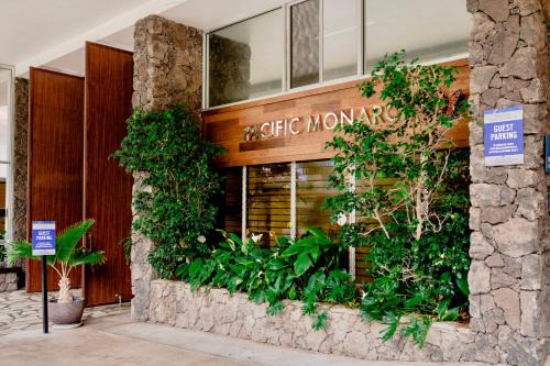 Waikiki Hotel | Pacific Monarch Hotel