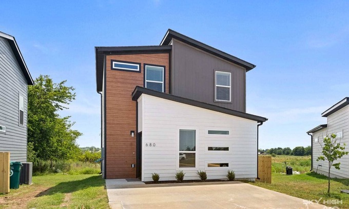 Centerton Casa | Pacific Palace-NEW 2bed/2.5bath Home in Centerton