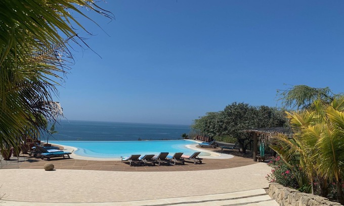 Punta Sal Casa | Pacific Palm Bay Cliff Villa en Puntasal Perú