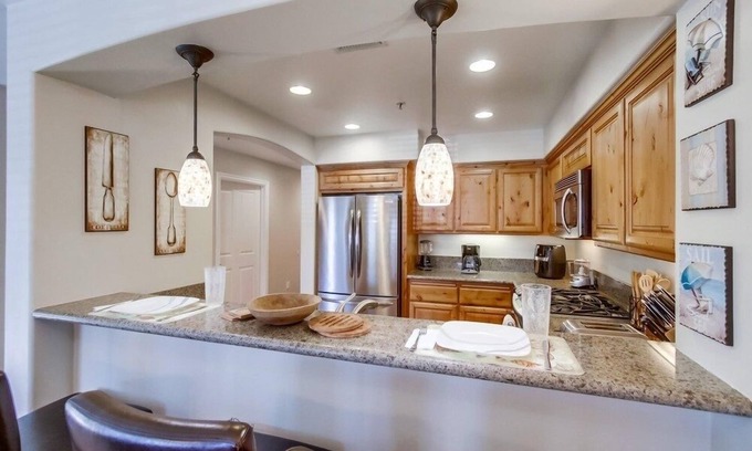 Crown Point Condominio | Pacific Paradise
