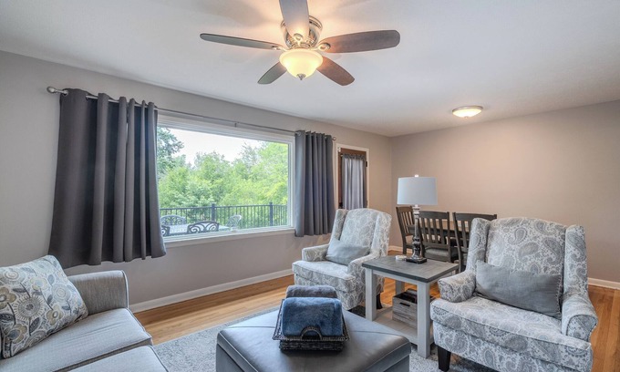 South Central Omaha Casa | Pacific Place - Central, Private Stay with Fireplace, Garage & Deck