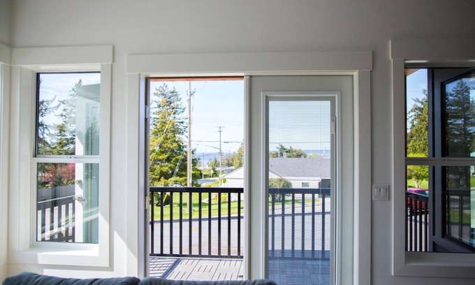 Powell River Hotel | Pacific Point Market & Suites