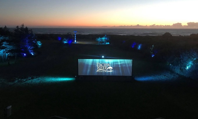 Gold Beach Hotel | Pacific Reef Hotel & Light Show