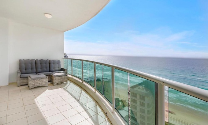 Main Beach Apartamento | Pacific Views Resort