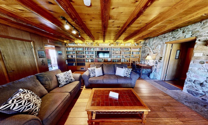 Spanish Valley Cabina | Pack Creek Ranch House + Outdoor Complex Pool + Sauna = Su escapada perfecta de Moab