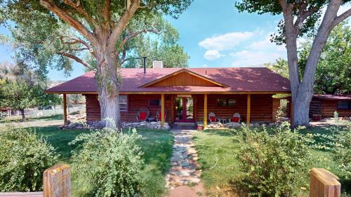 Spanish Valley Casa | Pack Creek ~ Road House