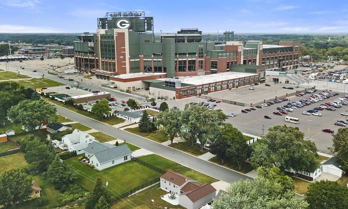 Ashwaubenon Casa | ¡Pack Shack 3 en Shadows of Lambeau Field! COMPLETAMENTE REMODELADO !!!