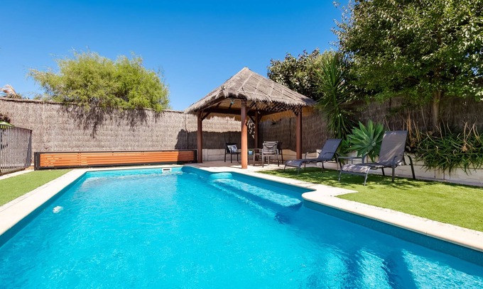 Padbury Casa | Padbury Delight with pool!