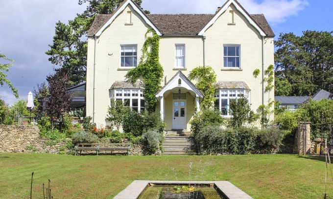 Stroud Villa | Painswick Hill House