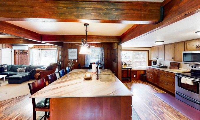 Blue River Cabina | Pair of dog-friendly cabins with outdoor areas, fireplace, foosball, & 2 W/Ds