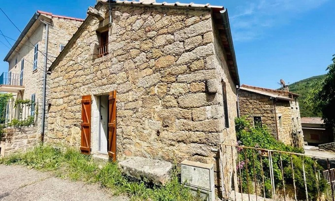 Pietrosella Apartamento | Paisible Holidays For 4, Gîte 60 M² With Garden !