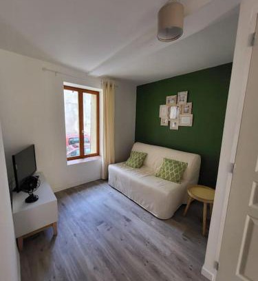 Fleury Apartamento | Paisible maison de village avec terrasse