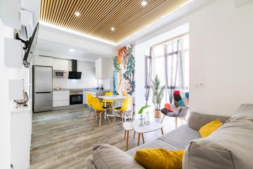 Chana Apartamento | Pajaritos Suites junto a centro, estación de tren y plaza de toros