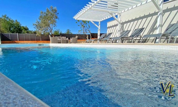 Pakostane Apartamento | Pakostane - KORNATI - studio de 40 m2 avec piscine