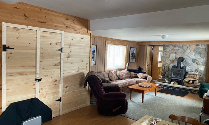 Houghton County Cabaña | Palace at Donken Heights!