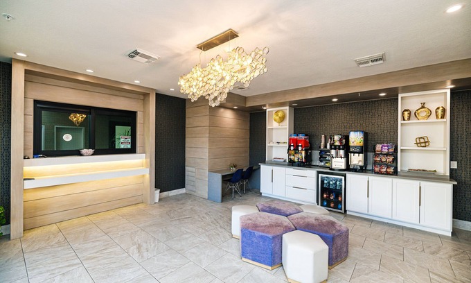 Humble Hotel | Palace Inn Blue IAH East
