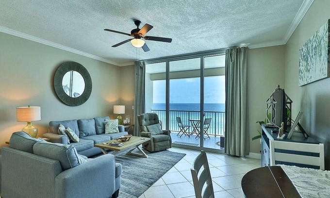 Summer Breeze Condominio | Palazzo 204 Condo, The Amazing Water and Relaxing Sunshine!