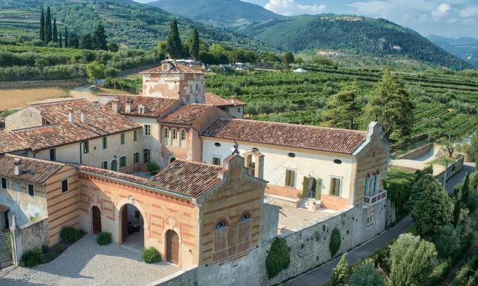 Gargagnago di Valpolicella Casa | Palazzo Montanari Art & Wine Relais