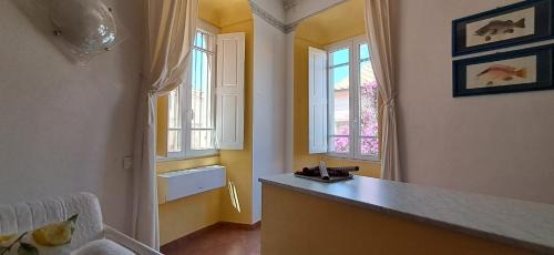 Capraia Isola Villa | Palazzo Renzi