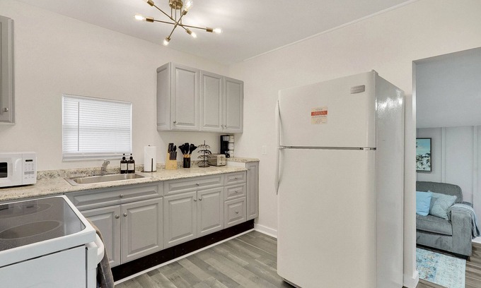 Palm Beach - West Palm Beach Cabaña | Palm Beach Bungalow Getaway
