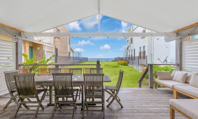 Palm Beach Casa | Palm Beach Shack - Absolute Beachfront Palm Beach - Pet Friendly (Upon Request) - Linen Provided!