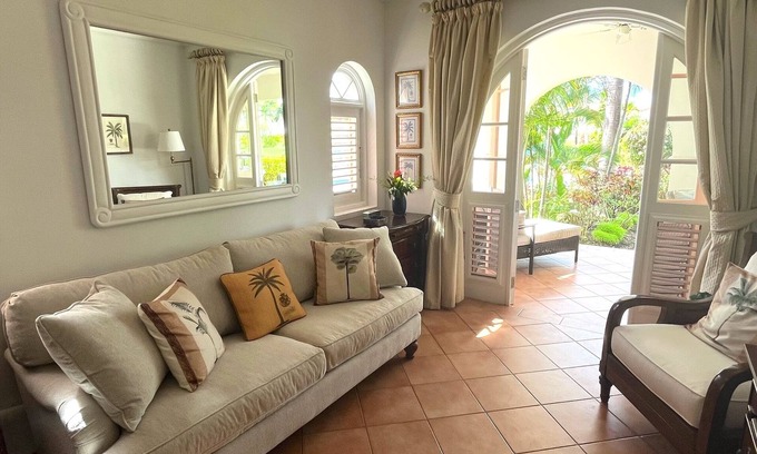 Mount Standfast Condominio | Palm Breeze Condo, Sugar Hill near Holetown - Beach Club Membership
