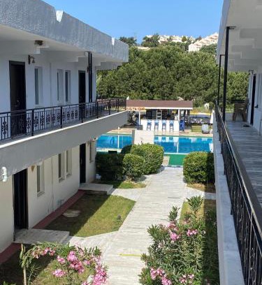 Bayrakldede Apartamento | palm club apart otel