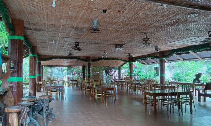 Carles Complejo | Palm Garden Resort