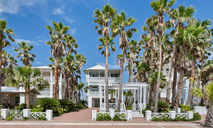 The Shores Casa | Palm House - Private Beachfront House 3 Bedroom Home by RedAwning