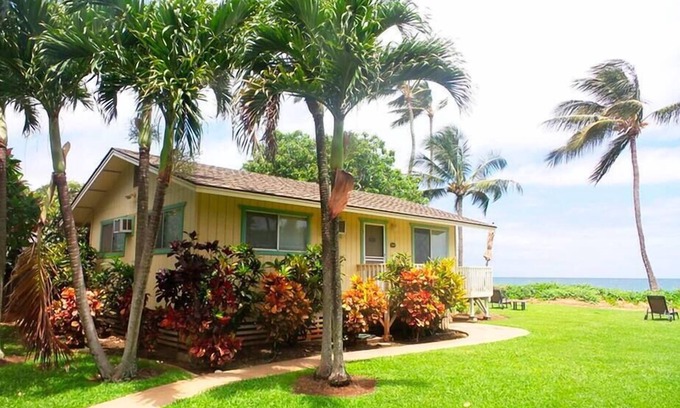 Paia Casa | Maui North Shore Oceanfront Cottage