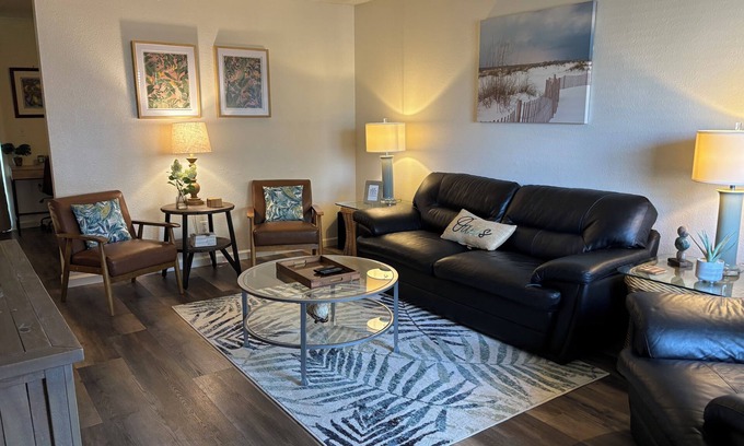 Lemoore Casa | Palm Oasis