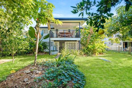 Manunda Casa | 'Palm Paradise' Garden Getaway near Cairns